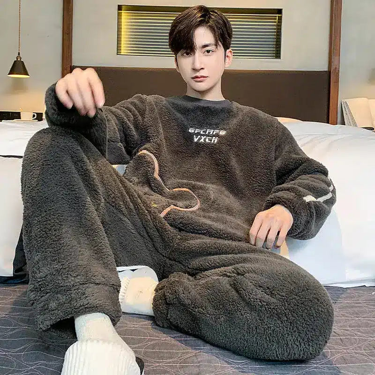 Pyjama en polaire peluche pour homme, modèle taupe à inscription
