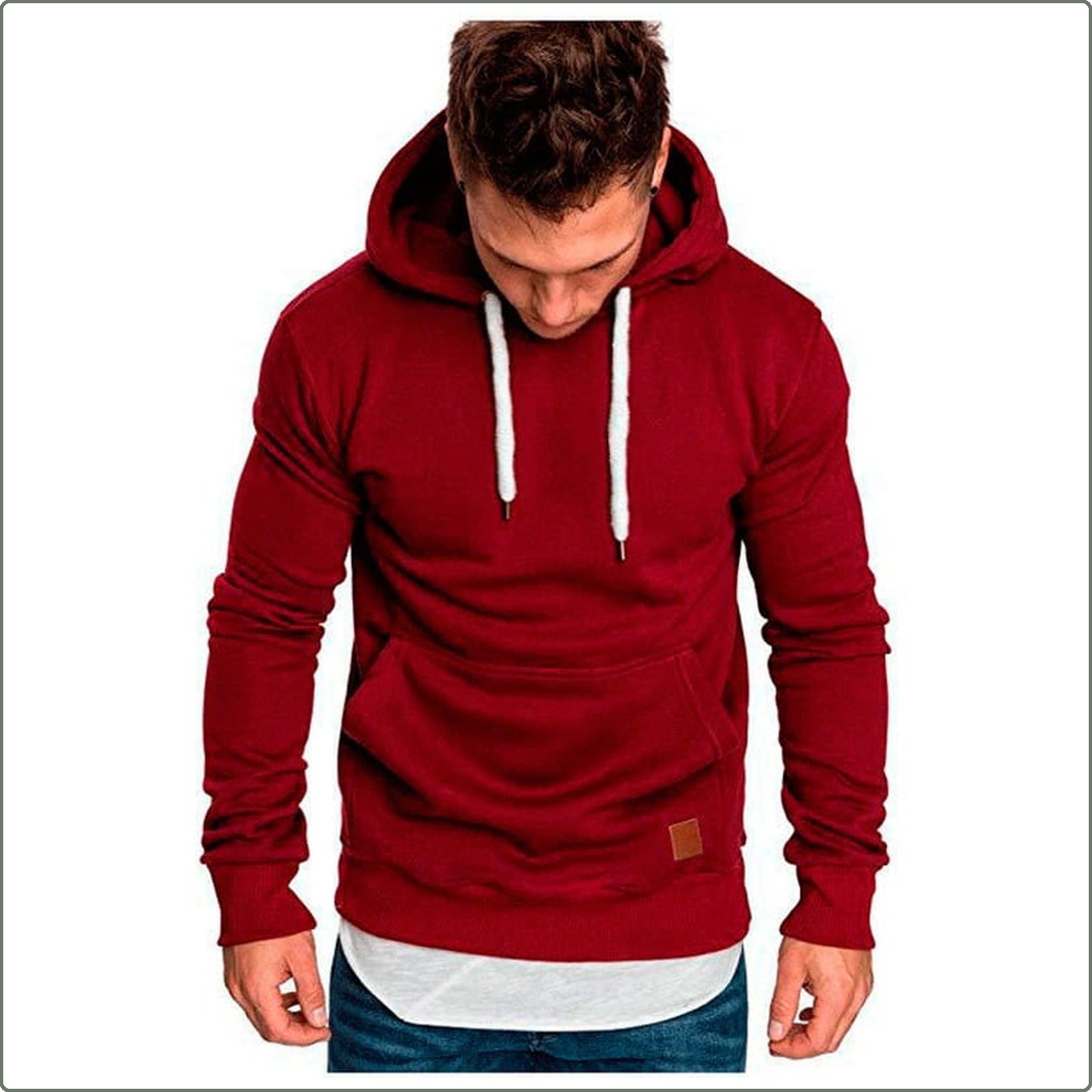 Sweat à capuche bordeaux porté de face avec poche ventrale Image