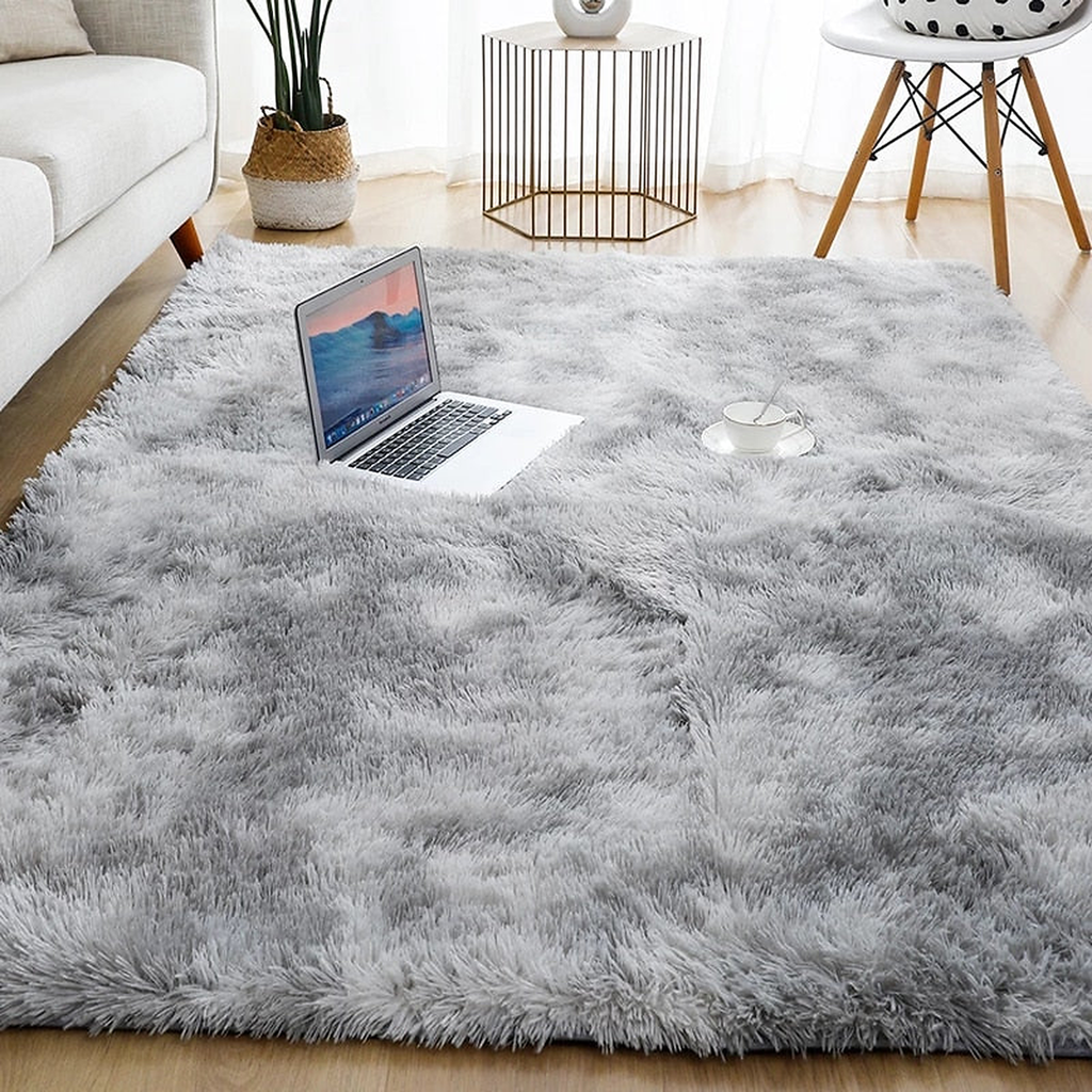 Tapis imitation fourrure moelleux et moderne