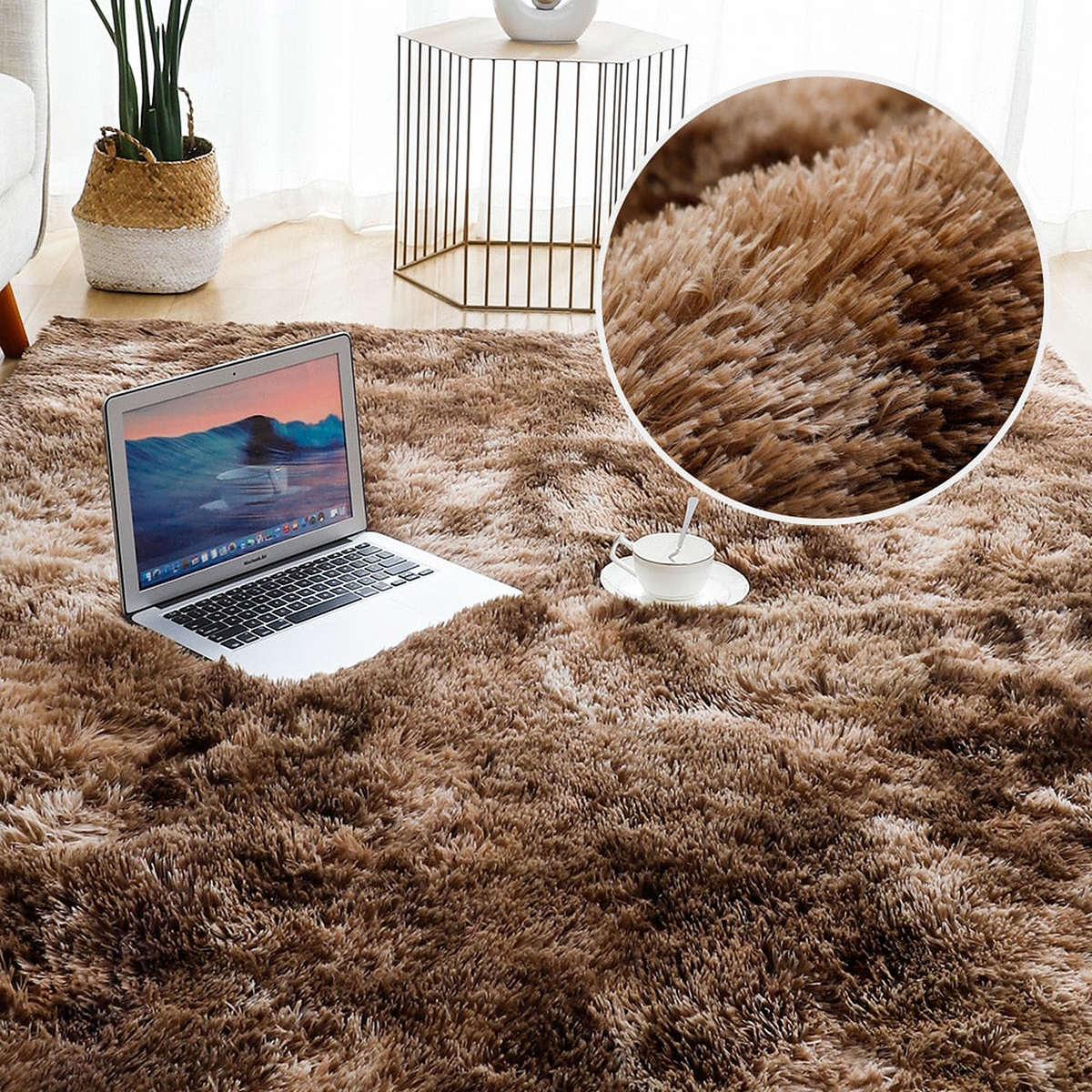 Tapis imitation fourrure moelleux et moderne