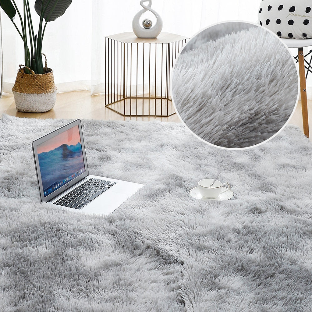 Tapis imitation fourrure moelleux et moderne