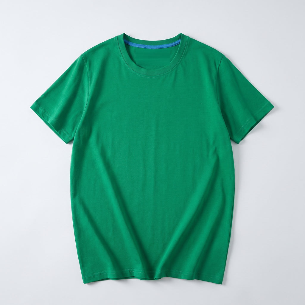 T-shirt vert foncé en coton posé à plat, vu du dessus