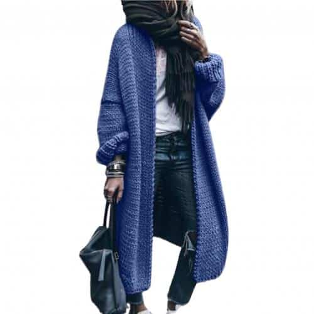Cardigan long femme bleu détouré sur fond blanc